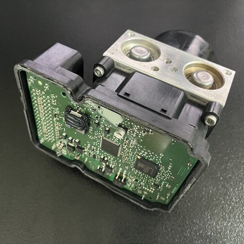 Kompletný ABS modul s hydraulickým blokom